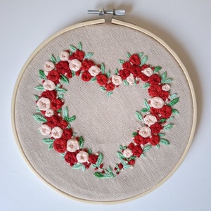 Hímzett kép - Virágba font szeretet - Meska.hu