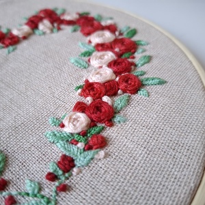 Hímzett kép - Virágba font szeretet - művészet - textilkép - egyéb - Meska.hu