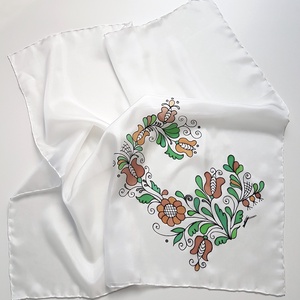 Kézzel festett SELYEMKENDŐ, magyar népművészet, Erdély, Korond, virág, zöld, barna, fehér, fekete - ruha & divat - sál, sapka, kendő - kendő - Meska.hu