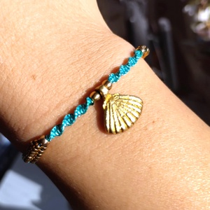 Ariel fésűkagylós makramé karkötő , Ékszer, Karkötő, Fonott karkötő, Csomózás, Ékszerkészítés, MESKA