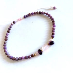 Foszfosziderit, fluorit, rózsakvarc ásványkarkötő  - Meska.hu