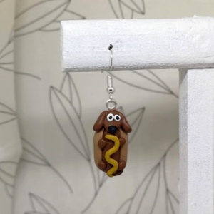 Cuki Hot Dog fülbevaló süthető gyurmából  - ékszer - fülbevaló - lógó fülbevaló - Meska.hu