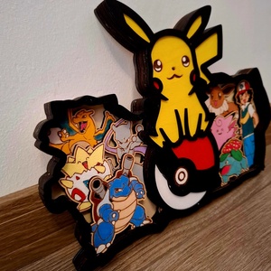 Pokémon fa dísz, Otthon & Életmód, Dekoráció, Asztal és polc dekoráció, Asztaldísz, Famegmunkálás, Festett tárgyak, MESKA