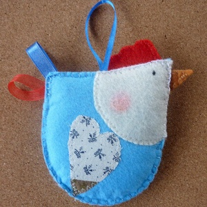 Tyúkanyó barkácsfilcből (világoskék), Otthon & Életmód, Dekoráció, Fali és függő dekoráció, Függődísz, Varrás, MESKA