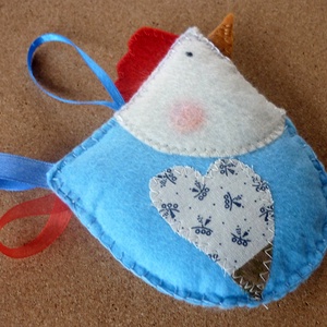 Tyúkanyó barkácsfilcből (világoskék) - otthon & életmód - dekoráció - fali és függő dekoráció - függődísz - Meska.hu