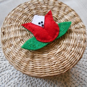 Kokárda kicsit másképp (tulipán) - ékszer - kitűző és bross - Meska.hu