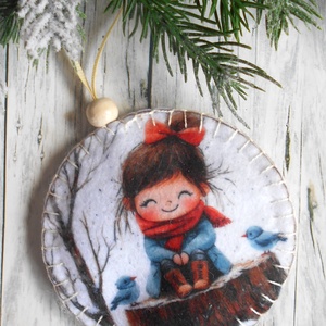 Kislány madárkával 9.kör alakú karácsonyfadísz , Karácsony, Karácsonyi lakásdekoráció, Karácsonyfadíszek, Varrás, MESKA