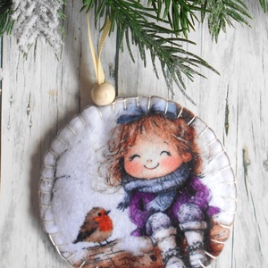Kislány madárkával 10.kör alakú karácsonyfadísz , Karácsony, Karácsonyi lakásdekoráció, Karácsonyfadíszek, Varrás, MESKA