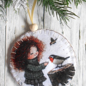Kislány madárkával 12.kör alakú karácsonyfadísz , Karácsony, Karácsonyi lakásdekoráció, Karácsonyfadíszek, Varrás, MESKA