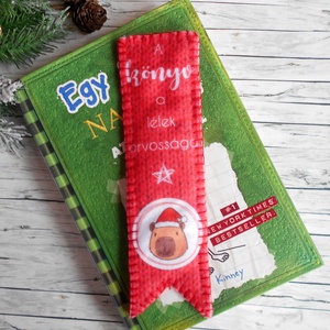 Capybara karácsonyi könyvjelző piros kötött alappal 4., Karácsony, Karácsonyi ajándékozás, Karácsonyi ajándékcsomagolás, Varrás, MESKA