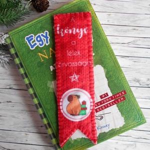 Capybara karácsonyi könyvjelző piros kötött alappal 5., Karácsony, Karácsonyi ajándékozás, Karácsonyi ajándékcsomagolás, Varrás, MESKA