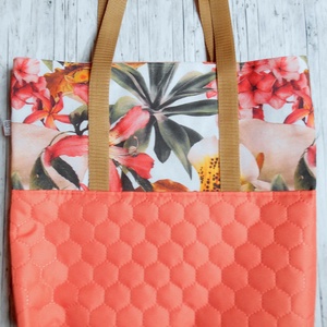 Nagyméretű barack steppelt-tórpusi virágmintás válltáska - Meska.hu