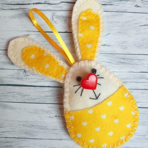 Zsebes nyuszi barkácsfilcből (sárga-fehér szívecske mintás) - Meska.hu