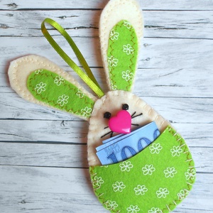 Zsebes nyuszi barkácsfilcből (fűzöld-fehér virágos) - otthon & életmód - dekoráció - fali és függő dekoráció - függődísz - Meska.hu