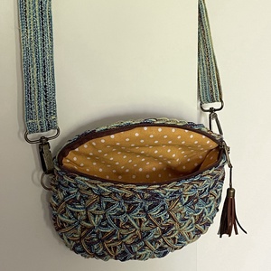 Horgolt crossbody övtáska - otthon & életmód - tárolás & rendszerezés - tárolókosár - Meska.hu