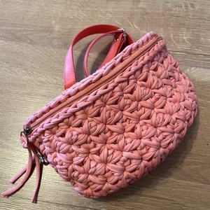 Korall színű horgolt crossbody övtáska, Táska & Tok, Övtáska, Horgolás, Varrás, MESKA