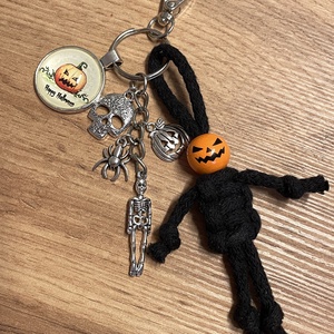 Halloween kulcstartó,táskadísz türkiz - Meska.hu