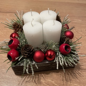 Adventi asztaldísz piros bogyós - karácsony - adventi díszek - adventi asztaldísz - Meska.hu