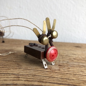 Rénszarvas karácsonyfadísz TV alkatrészből (upcycling) - Meska.hu