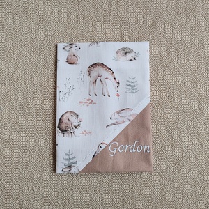 ,,ZOLICA Egészségügyi könyvborító PRÉMIUM PAMUTSZATÉN - Mesés erdő, Otthon & Életmód, Papír, írószer, Egészségügyi kiskönyv borító, Varrás, Hímzés, MESKA