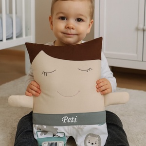 ,,ZOLICA Pajti párna - fiú vadállatkölykös nadrágban 8bézs), Otthon & Életmód, Babaszoba, gyerekszoba, Gyerek díszpárna, Varrás, MESKA