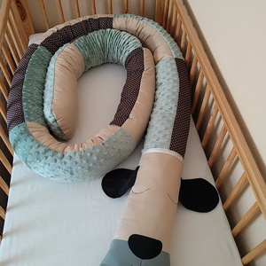 ,,ZOLICA Állatfejes hengerpárna/rácsvédő KUTYUS - bézs, barna, zsálya - otthon & életmód - babaszoba, gyerekszoba - rácsvédő & baldachin - Meska.hu