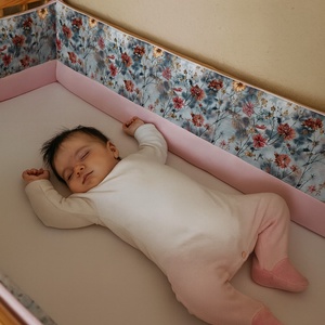 Rácsvédő szivacsos PRÉMIUM - virágtenger - baba - mama - baba ágynemű - rácsvédő & baldachin - Meska.hu