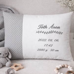 ,,ZOLICA Hímzett születési párna - Szürke pöttyös, Baba - mama, Babaszoba dekoráció, Gyerek díszpárna, Varrás, MESKA