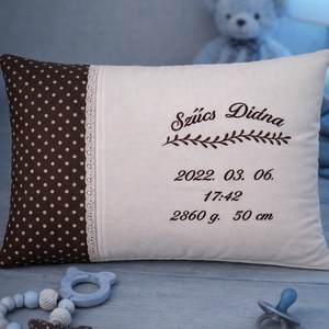 Hímzett születési párna - Barna pöttyös, Baba - mama, Babaszoba dekoráció, Gyerek díszpárna, Varrás, MESKA
