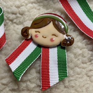 Kislányos/menyecskés kokárda - ékszer - kitűző és bross - Meska.hu