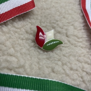 Tulipános kitűző, nemzeti színekkel - ékszer - kitűző és bross - Meska.hu