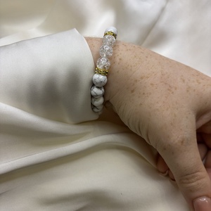 SZORONGÁSOLDÓ - Howlit  Hegyi kristály karkötő  - ékszer - karkötő - ásványkarkötő - Meska.hu