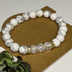 SZORONGÁSOLDÓ - Howlit  Hegyi kristály karkötő , Ékszer, Karkötő, Ásványkarkötő, Ékszerkészítés, MESKA