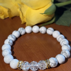 SZORONGÁSOLDÓ - Howlit  Hegyi kristály karkötő  - ékszer - karkötő - ásványkarkötő - Meska.hu