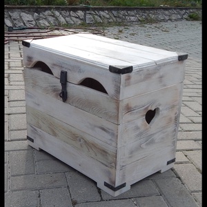 Kis vasalatos láda - otthon & életmód - bútor - más bútor - Meska.hu
