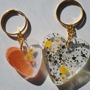Virágos epoxy kulcstartó - táska & tok - kulcstartó & táskadísz - kulcstartó - Meska.hu