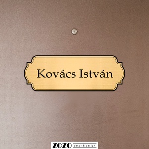 Névtábla plakett ajtóra postaládára íróasztalra arany színű gravírozott jelölőtábla egyedi névvel szöveggel gravírozva - otthon & életmód - dekoráció - ajtó- és ablak dekoráció - ajtótábla - Meska.hu