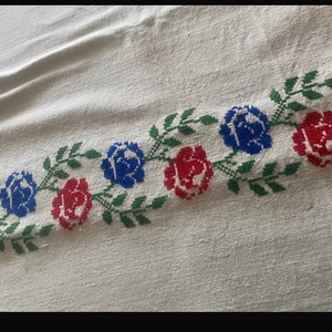 Vászon, keresztszemes abrosz - otthon & életmód - lakástextil - abrosz, terítő - díszterítő polcra, komódra - Meska.hu