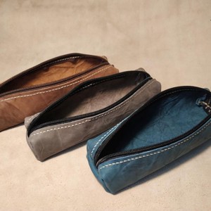 Gyűrt bőrből készült tolltartó - otthon & életmód - papír, írószer - tolltartó & ceruzatekercs - Meska.hu