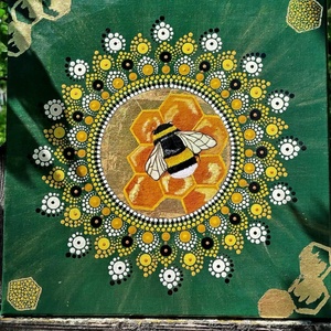 Méhes aranyozott mandala - Meska.hu