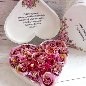 Szív Nagymamás szöveges virágbox, Esküvő, Emlék & Ajándék, Szülőköszöntő ajándék, Decoupage, transzfer és szalvétatechnika, Virágkötés, Meska