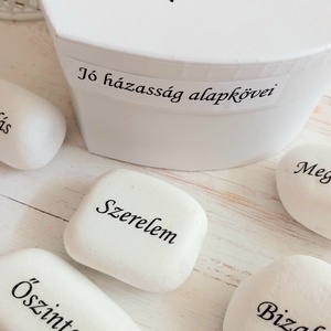 Jó házasság alapkövei nászajándék - esküvő - emlék & ajándék - nászajándék - esküvői pénzátadó doboz - Meska.hu