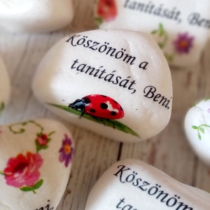 Katicás Köszönöm kő, Otthon & Életmód, Dekoráció, Asztal és polc dekoráció, Kavics & Kő, Decoupage, transzfer és szalvétatechnika, MESKA