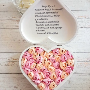 Szív szülőköszöntő virágbox - Meska.hu