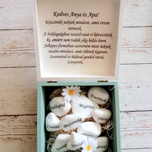 Egyedi kövecskés szülököszöntő - Meska.hu