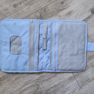 Pelenkázó neszeszer dínós - baba - mama - babaemlékek - egészségügyi kiskönyv borító - Meska.hu