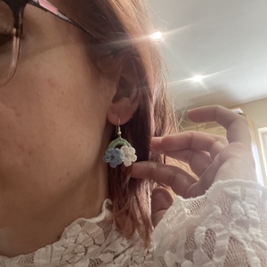 Romantikus virágos horgolt fülbevaló � pasztell árnyalatok - ékszer - fülbevaló - lógós kerek fülbevaló - Meska.hu