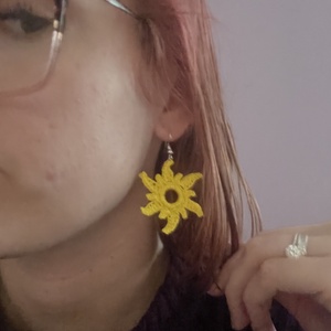 Nap formájú horgolt fülbevaló � vidám, nyári hangulat - ékszer - fülbevaló - lógó fülbevaló - Meska.hu