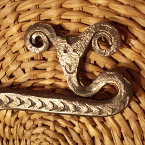 Kosfejes juhászkampó - otthon & életmód - Meska.hu