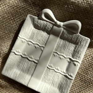 Kötött pulcsis masnis tálca - otthon & életmód - dekoráció - dísztárgy - Meska.hu